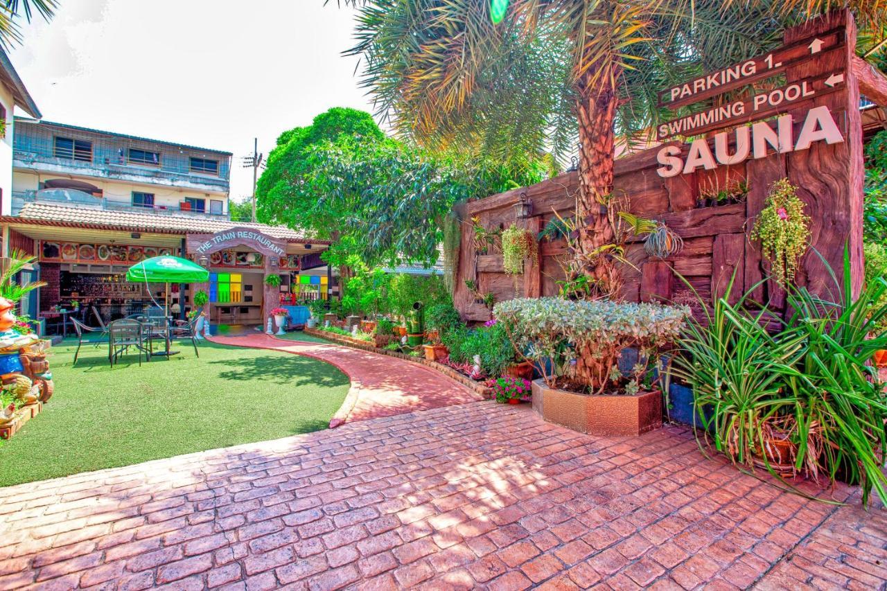 חוף ג'ומטיין The Train Resort מראה חיצוני תמונה